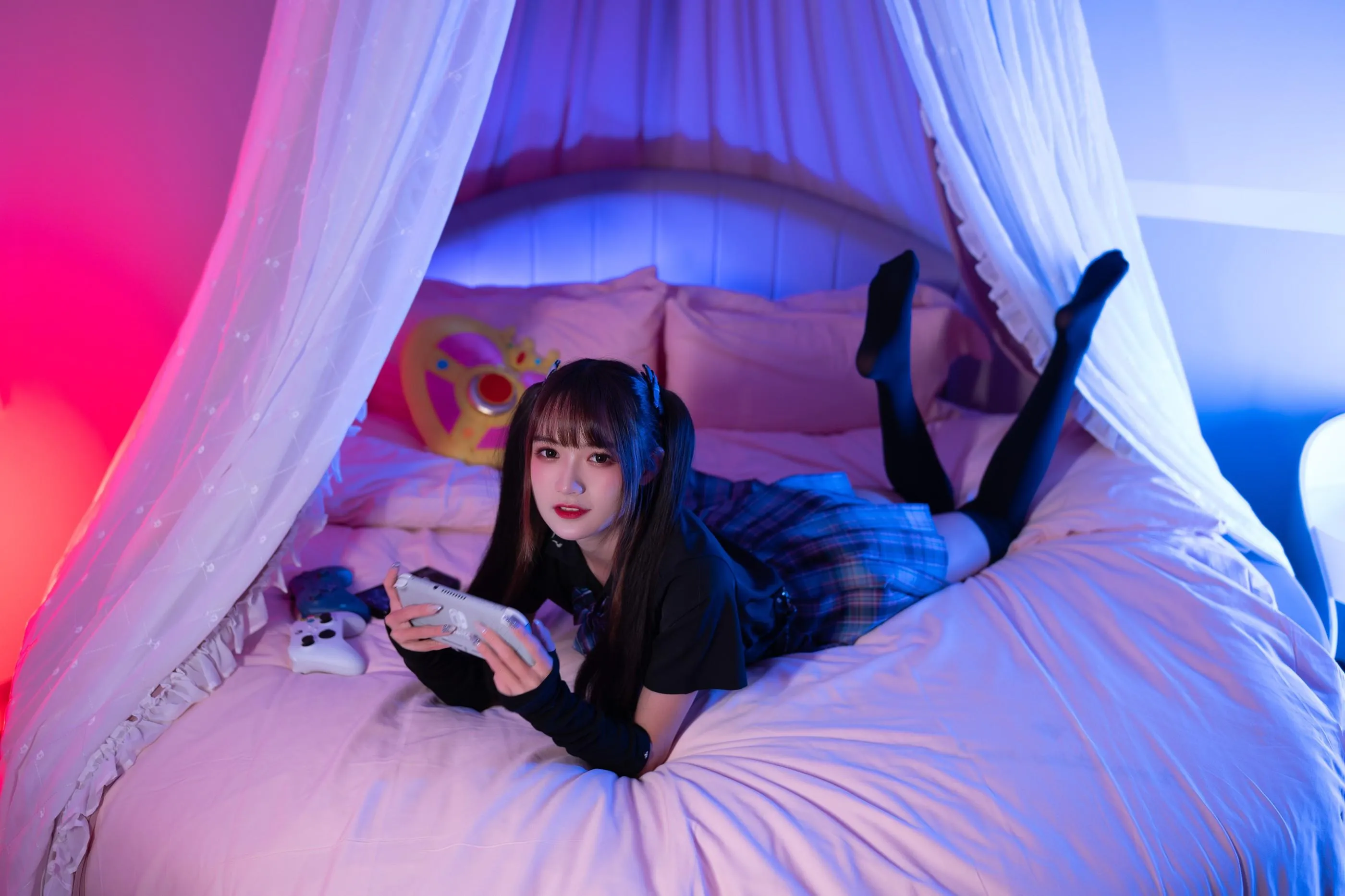 [艺图语] 2022.06.09 电竞少女 兔子Zzz不吃胡萝卜 [22P]插图6